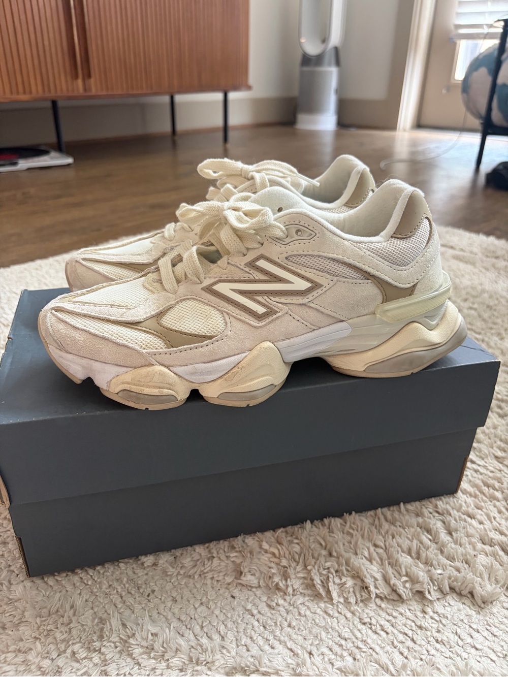 New Balance Women's Beige Cream Chunky Sneakers